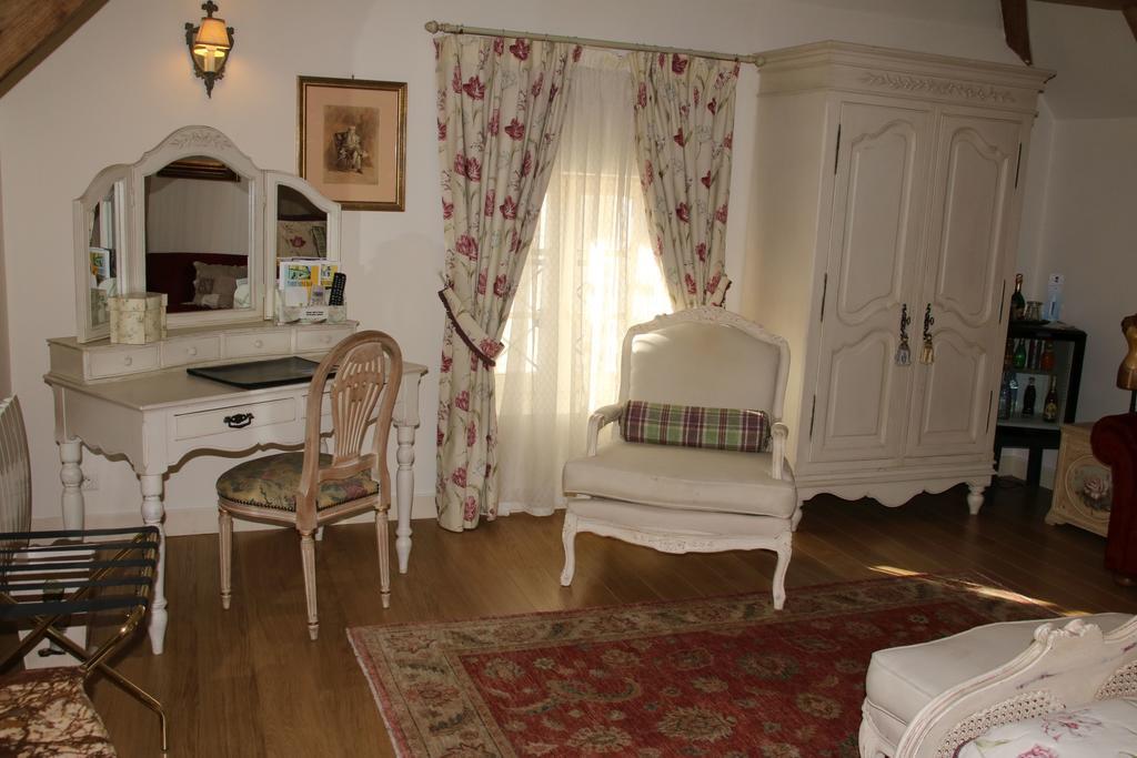 Hostellerie Du Prieure Saint-Prix  Dış mekan fotoğraf