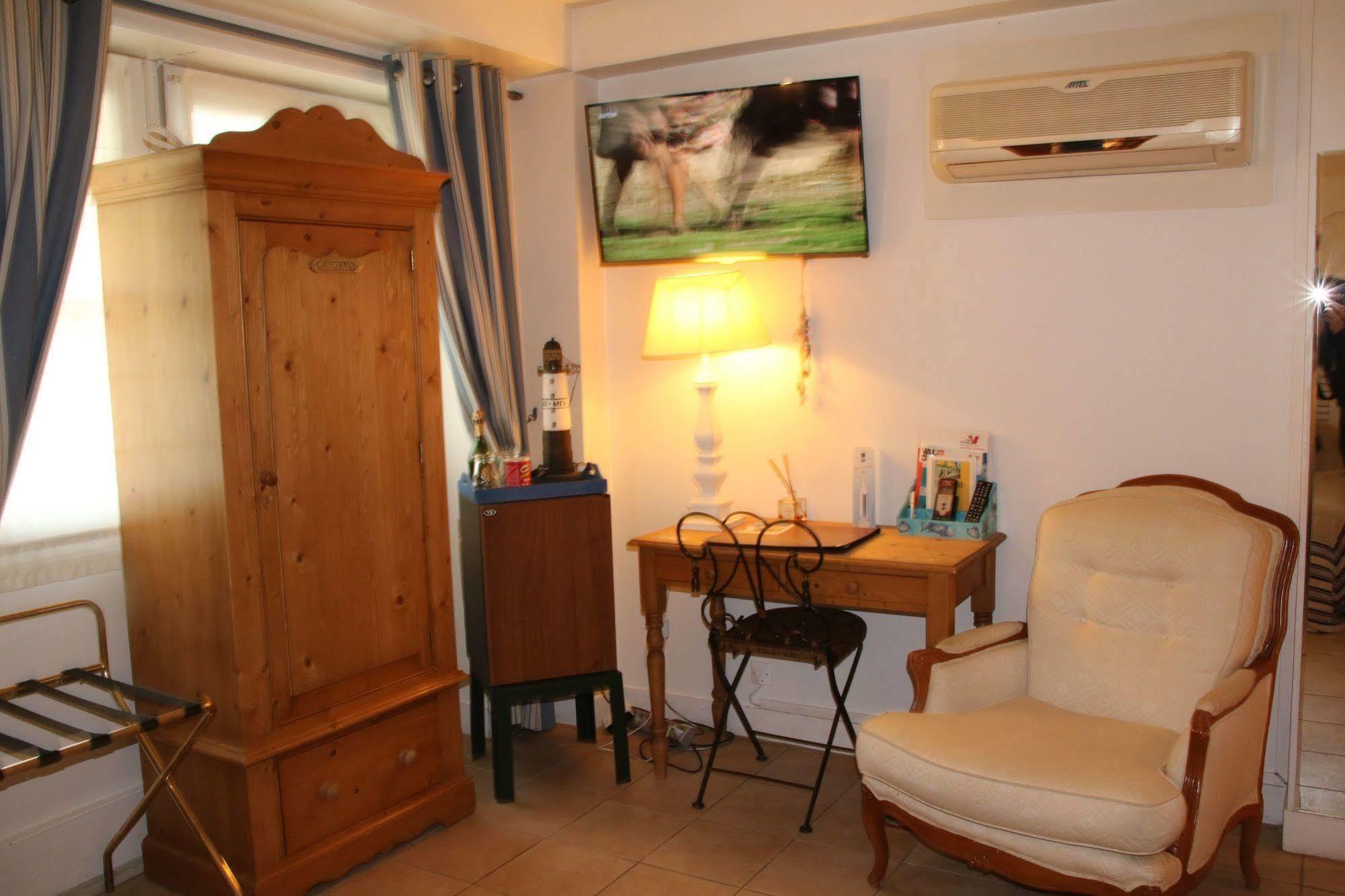 Hostellerie Du Prieure Saint-Prix  Dış mekan fotoğraf