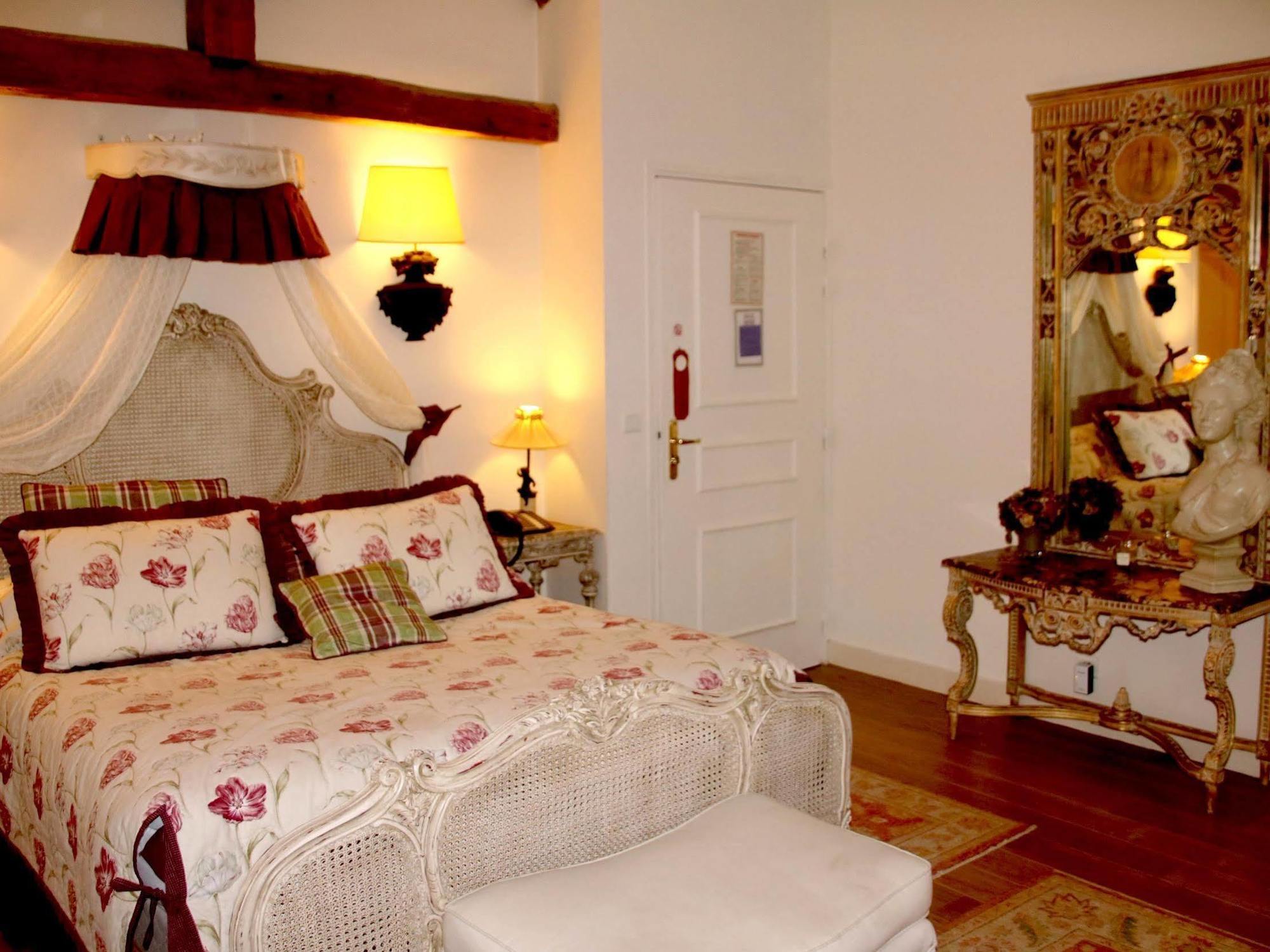 Hostellerie Du Prieure Saint-Prix  Dış mekan fotoğraf