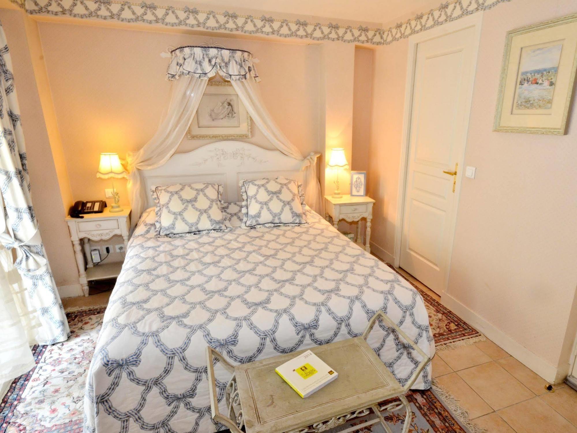 Hostellerie Du Prieure Saint-Prix  Dış mekan fotoğraf